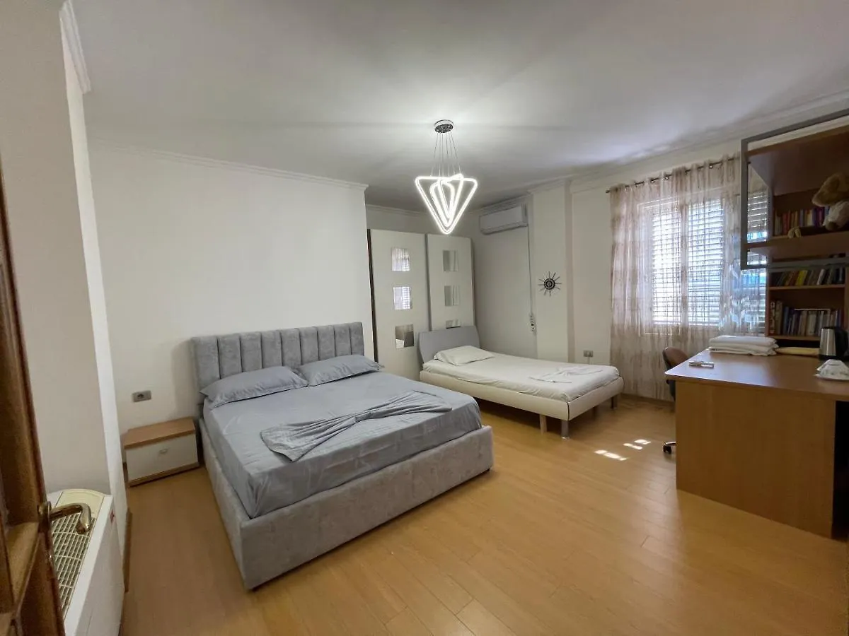 Albjona Guesthouse 地拉那 阿尔巴尼亚